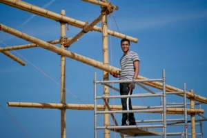 Assembly of the Mobile Bamboo Theatre at the Beach