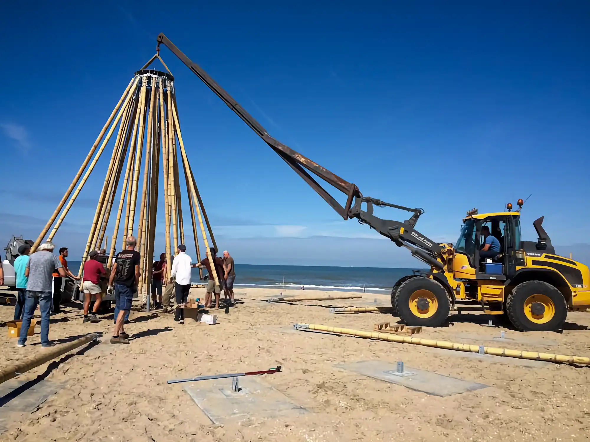 Assembly of the Mobile Bamboo Theatre at the Beach