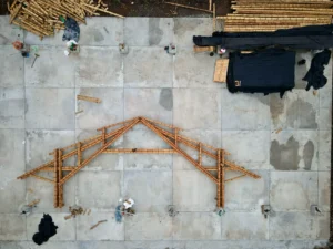 Assembly of prefabricated guadua trusses