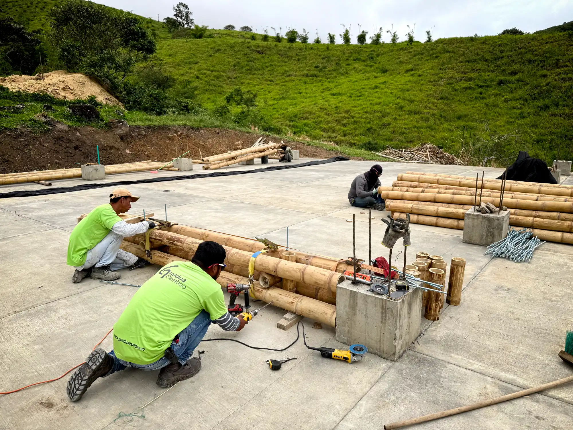 Prefabrication of structural columns for the guadua bamboo pavilion