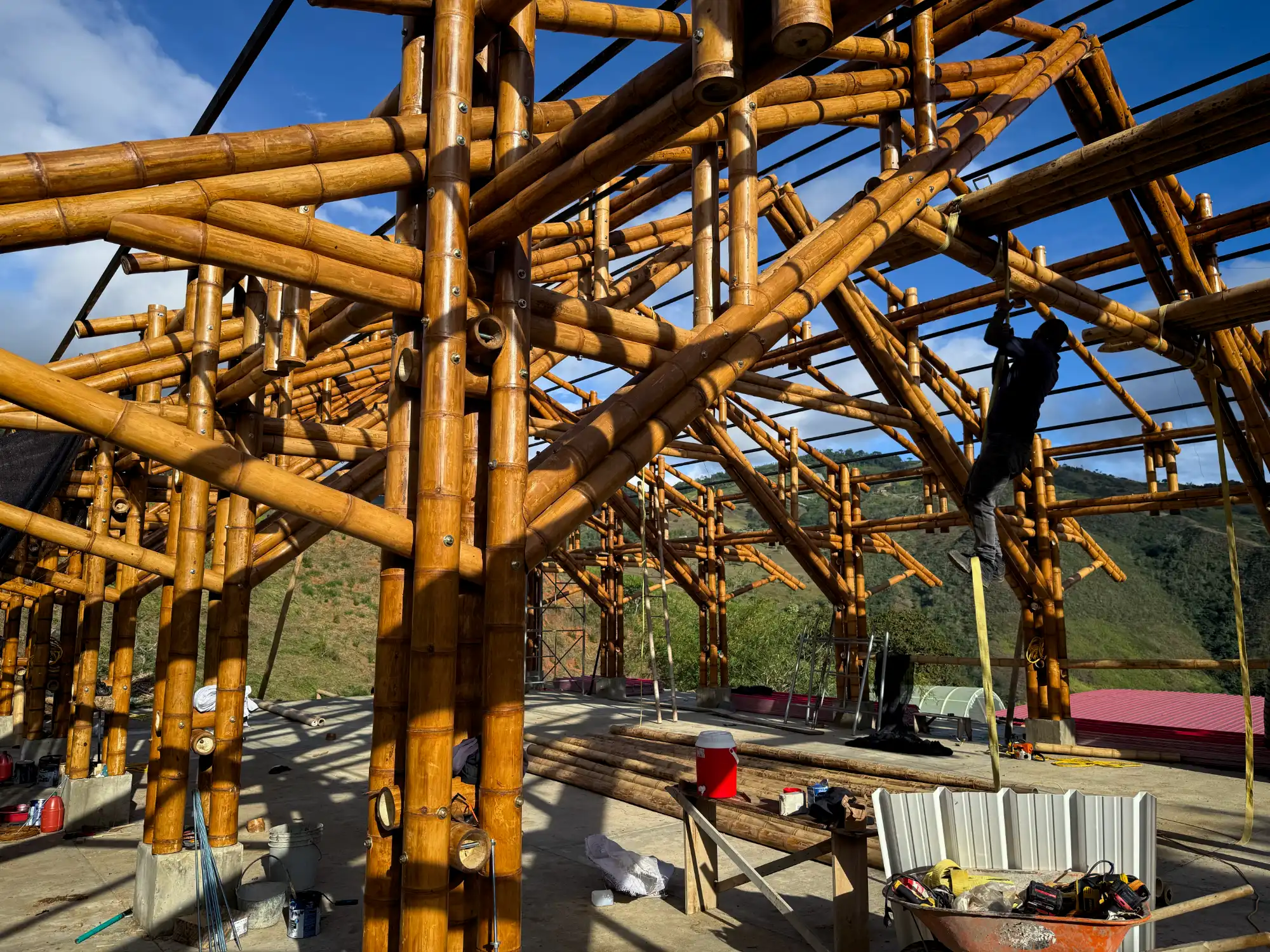 Technical details of joints and connections in bamboo trusses