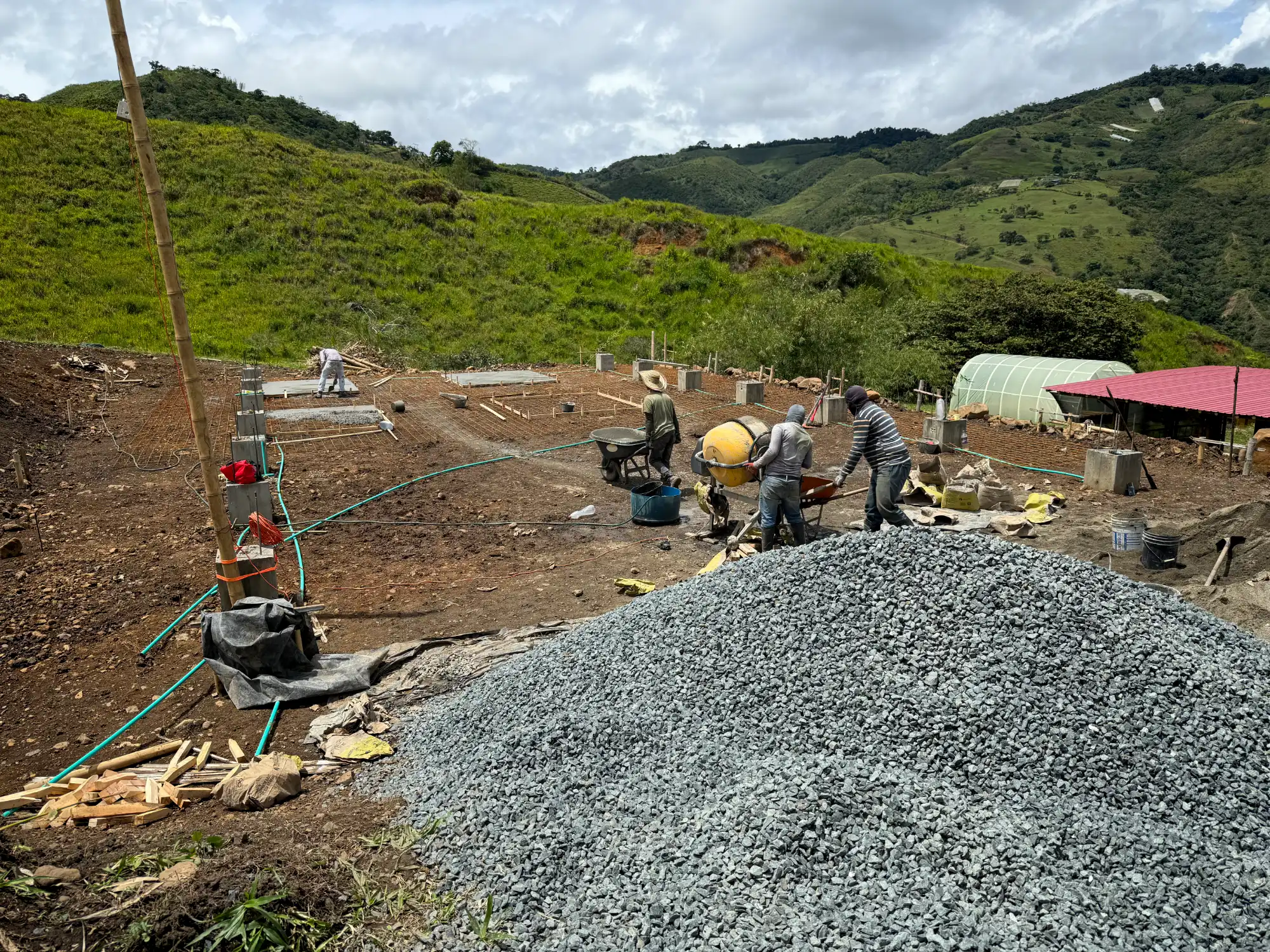 Installation of reinforced concrete slab for industrial floor