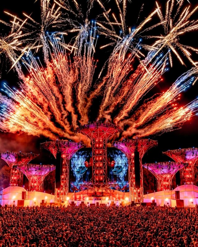 Bamboo Towers at Mysteryland Festival Pyramid Stage
