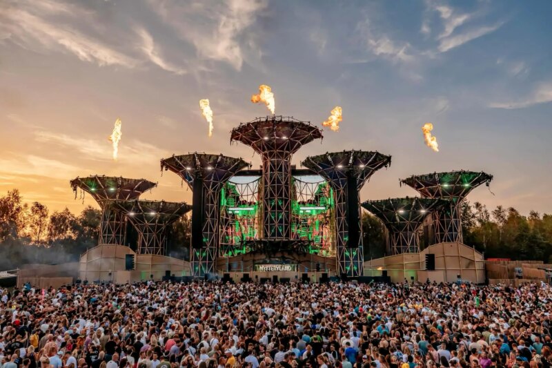 Bamboo Towers at Mysteryland Festival Pyramid Stage Bamboo Towers at Mysteryland Festival Pyramid Stage