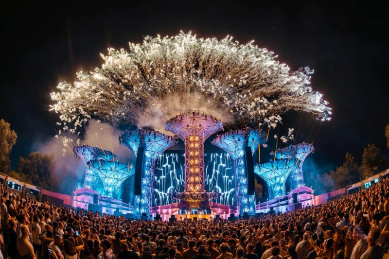 Bamboo Towers at Mysteryland Festival Pyramid Stage