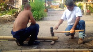 How to Split Bamboo Poles 3 How to Split Bamboo Poles