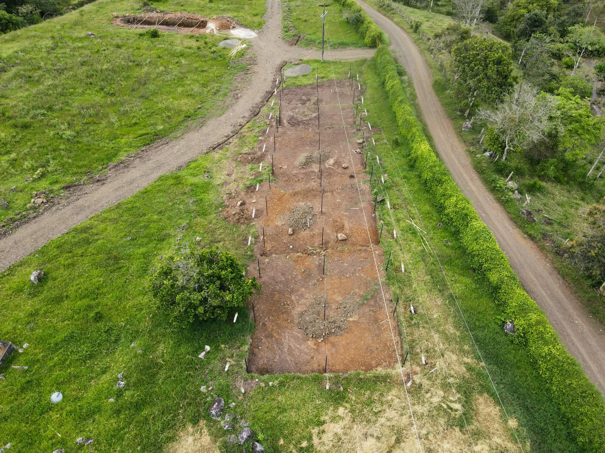 Greenhouse cables secured
