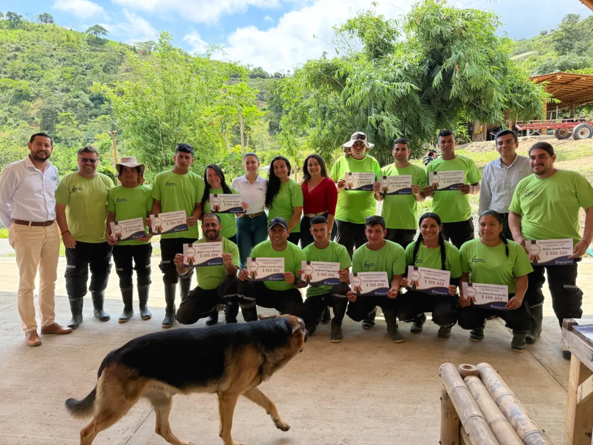 Guadua Bamboo SAS Shares Its Award with a $500,000 COP Bonus for Each Team Member