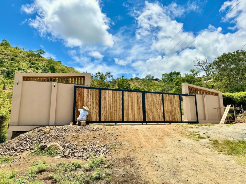 Luxury entrance gate design using premium Guadua Bamboo in Colombia
