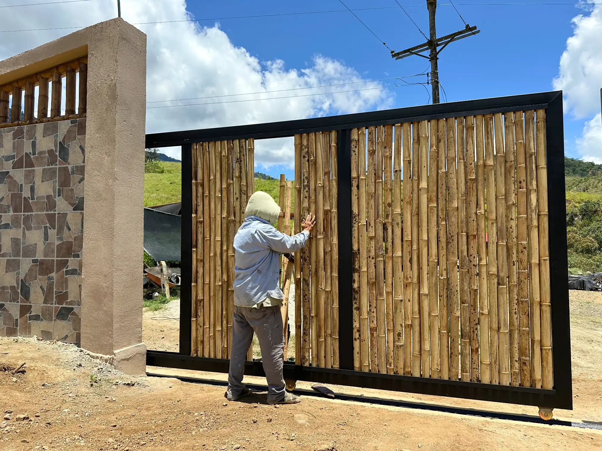 Luxury entrance gate design using premium Guadua Bamboo in Colombia