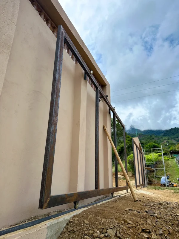 Luxury entrance gate design using premium Guadua Bamboo in Colombia