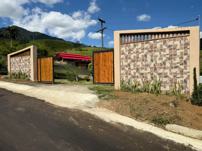 Luxury entrance gate design using premium Guadua Bamboo in Colombia